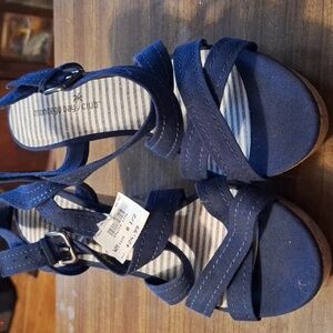 NWT Montego Bay Club Woman's Blue Size 8.5 wedge sandals